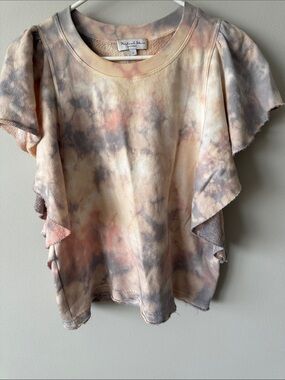 Micheal Stars Tie-Dye Flutter Sleeve Top in Blush and gray
